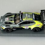 1:64 Diecast Aston Martin Vantage GT3 auf Bulldog Racing Chassis