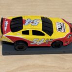 Auto World Super III Nascar #54 gelb/rot
