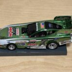 AW 4Gear Funny Car „GTX“ John Force grün