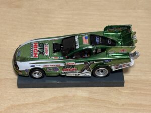 AW 4Gear Funny Car „GTX“ John Force grün