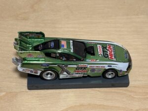 AW 4Gear Funny Car „GTX“ John Force grün