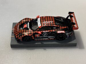 MiniGT 1:64 Porsche 911 GT3 R - 2023 IMSA Sebring 12H auf Viper VSPEC Chassis