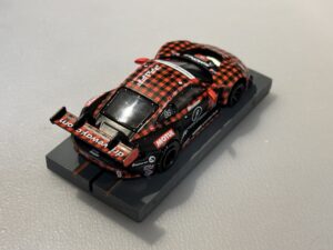 MiniGT 1:64 Porsche 911 GT3 R - 2023 IMSA Sebring 12H auf Viper VSPEC Chassis