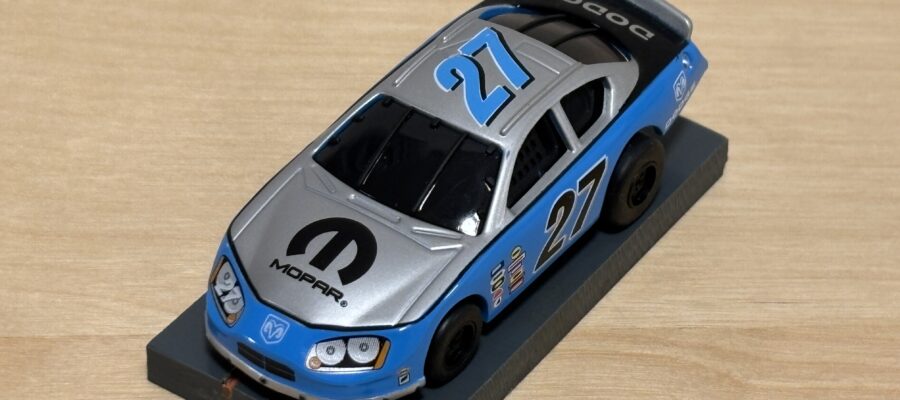 Auto World Super III Nascar #27 silber/blau