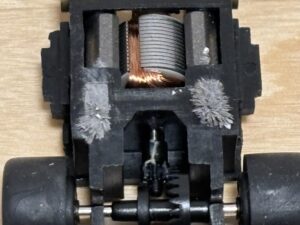 Chassis mit Stahlwolle