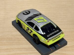 Auto World Super III Nascar #27 silber/lime