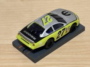 Auto World Super III Nascar #27 silber/lime