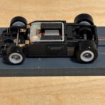 Bulldog Chassis mit grauen Rädern