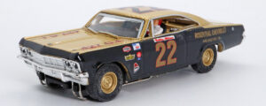 Vincent 1:64 1965 Chevy Impala black/gold #22