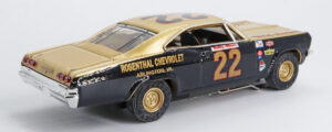Vincent 1:64 1965 Chevy Impala black/gold #22
