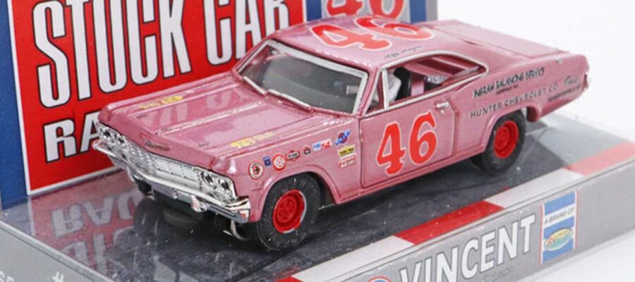 Vincent 1:64 1965 Chevy Impala #46 rosé-metallic