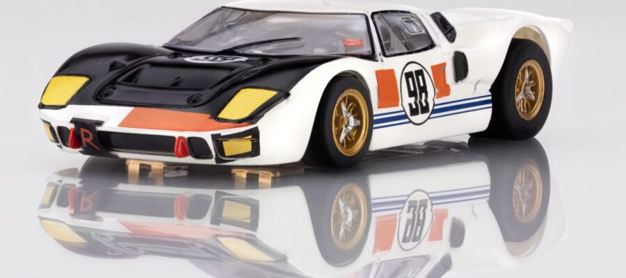 AFX Racing 22059 Ford GT40 MkIIb #98 'Daytona'