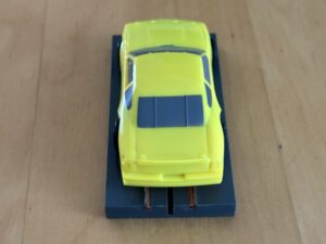 LifeLike/HCS Stock Car gelb mit BDR-Chassis