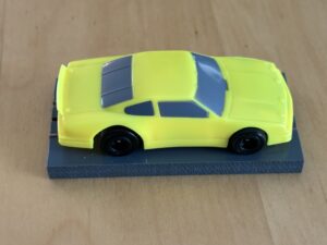 LifeLike/HCS Stock Car gelb mit BDR-Chassis
