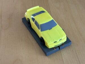 LifeLike/HCS Stock Car gelb mit BDR-Chassis