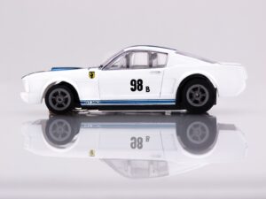 AFX Racing 1965 Shelby Mustang GT350R #98 Ken Miles