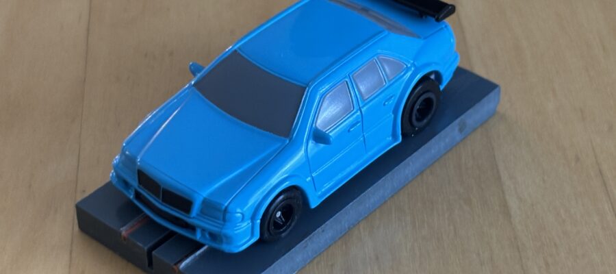 LifeLike/Harden Creek Mercedes DTM blau mit BDR-Chassis