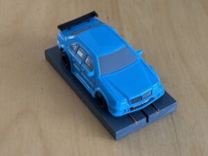 LifeLike/Harden Creek Mercedes DTM blau mit BDR-Chassis