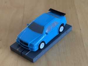 LifeLike/Harden Creek Mercedes DTM blau mit BDR-Chassis