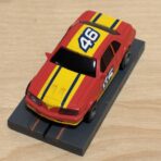 LifeLike "M" Stock Car #46 rot/gelb mit Licht