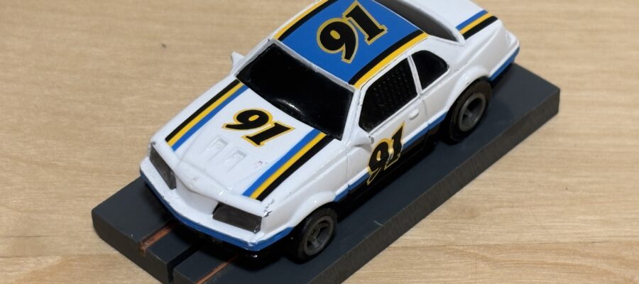 LifeLike/Rokar Stock Car weiss/blau #91 mit Licht