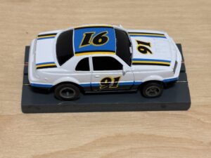 LifeLike/Rokar Stock Car weiss/blau #91 mit Licht