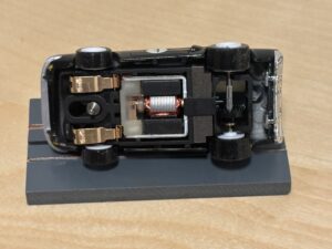 Johnny Lightning Shelby Mustang schwarz/gold #1 mit BDR Chassis