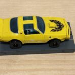 Auto World Pontiac Firebird gelb mit BDR Chassis