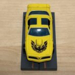 Auto World Pontiac Firebird gelb mit BDR Chassis