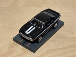 Johnny Lightning X-Traction Yenko Camaro schwarz