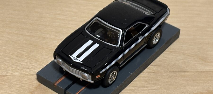 Johnny Lightning X-Traction Yenko Camaro schwarz