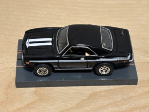 Johnny Lightning X-Traction Yenko Camaro schwarz