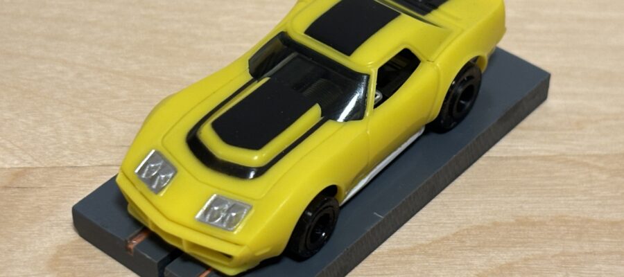 AF-Xtra Corvette gelb/schwarz auf BDR-Chassis