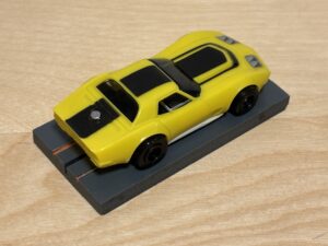 AF-Xtra Corvette gelb/schwarz auf BDR-Chassis