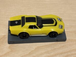 AF-Xtra Corvette gelb/schwarz auf BDR-Chassis