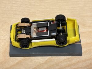 AF-Xtra Corvette gelb/schwarz auf BDR-Chassis