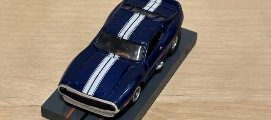 Johnny Lightning X-Traction Javelin blau