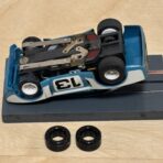 Aurora AFX Capri blau/schwarz #13 mit Box