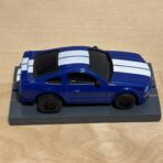 Auto World Super III Mustang blau/weiss