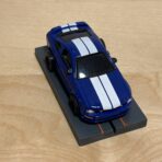 Auto World Super III Mustang blau/weiss