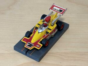 Faller/Aurora AFX G+Plus Lola T-330 gelb/rot
