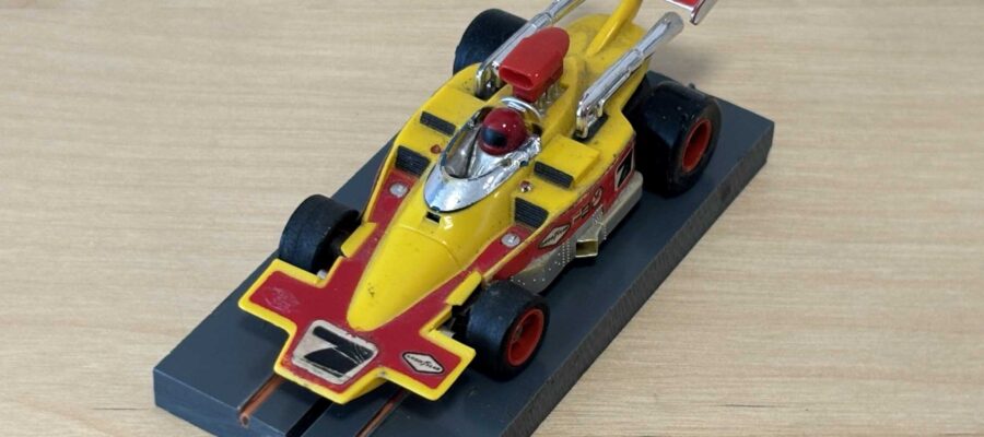 Faller/Aurora AFX G+Plus Lola T-330 gelb/rot