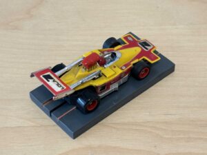 Faller/Aurora AFX G+Plus Lola T-330 gelb/rot