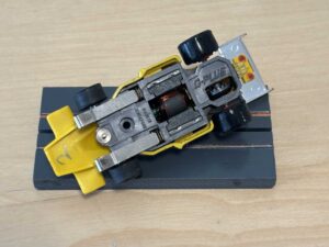 Faller/Aurora AFX G+Plus Lola T-330 gelb/rot