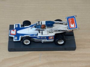 Faller/Aurora AFX G+Plus Lola T-330 weiss/blau