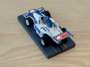 Faller/Aurora AFX G+Plus Lola T-330 weiss/blau