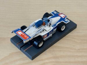 Faller/Aurora AFX G+Plus Lola T-330 weiss/blau