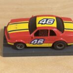 LifeLike/Rokar Stock Car rot/gelb #46 mit Licht