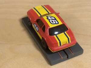 LifeLike/Rokar Stock Car rot/gelb #46 mit Licht